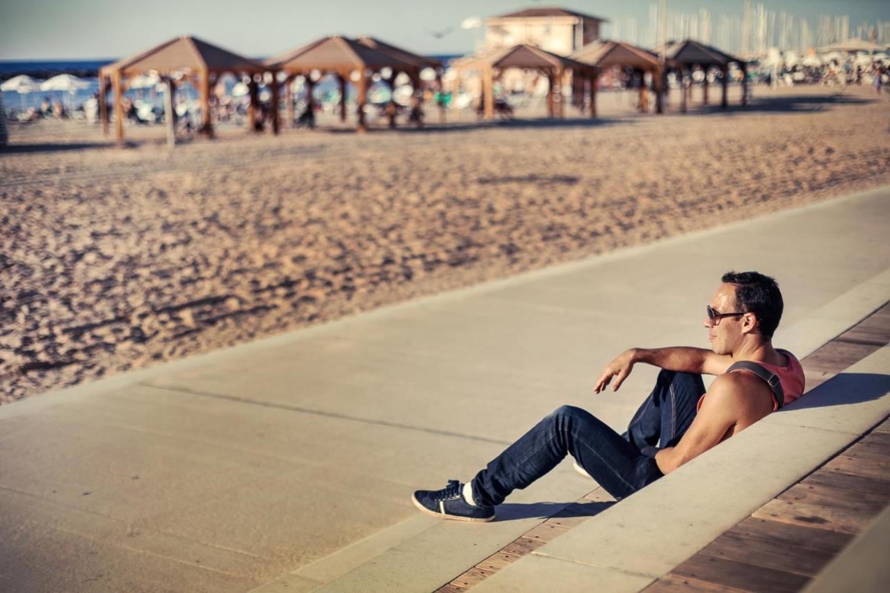 Brown Brut Seafront Hotel, A Member Of Brown Hotels Tel Aviv Exterior foto