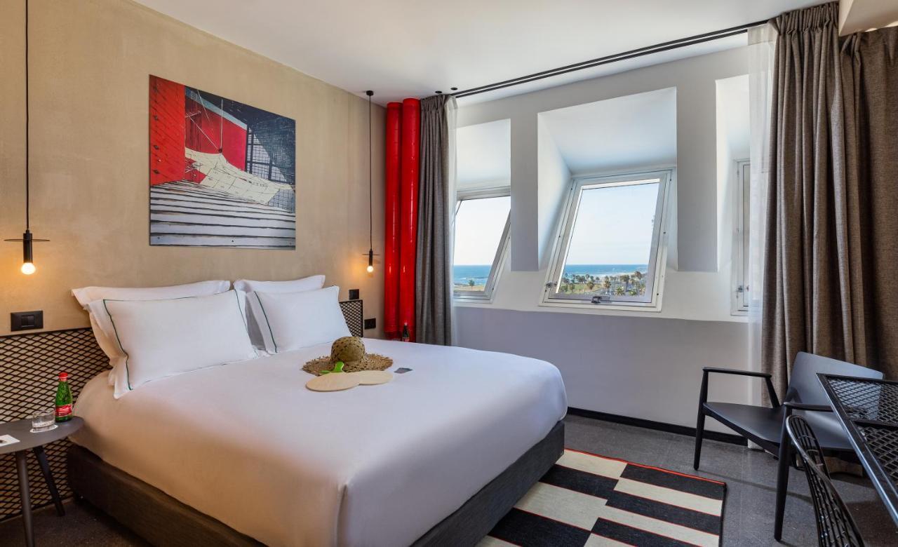 Brown Brut Seafront Hotel, A Member Of Brown Hotels Tel Aviv Exterior foto
