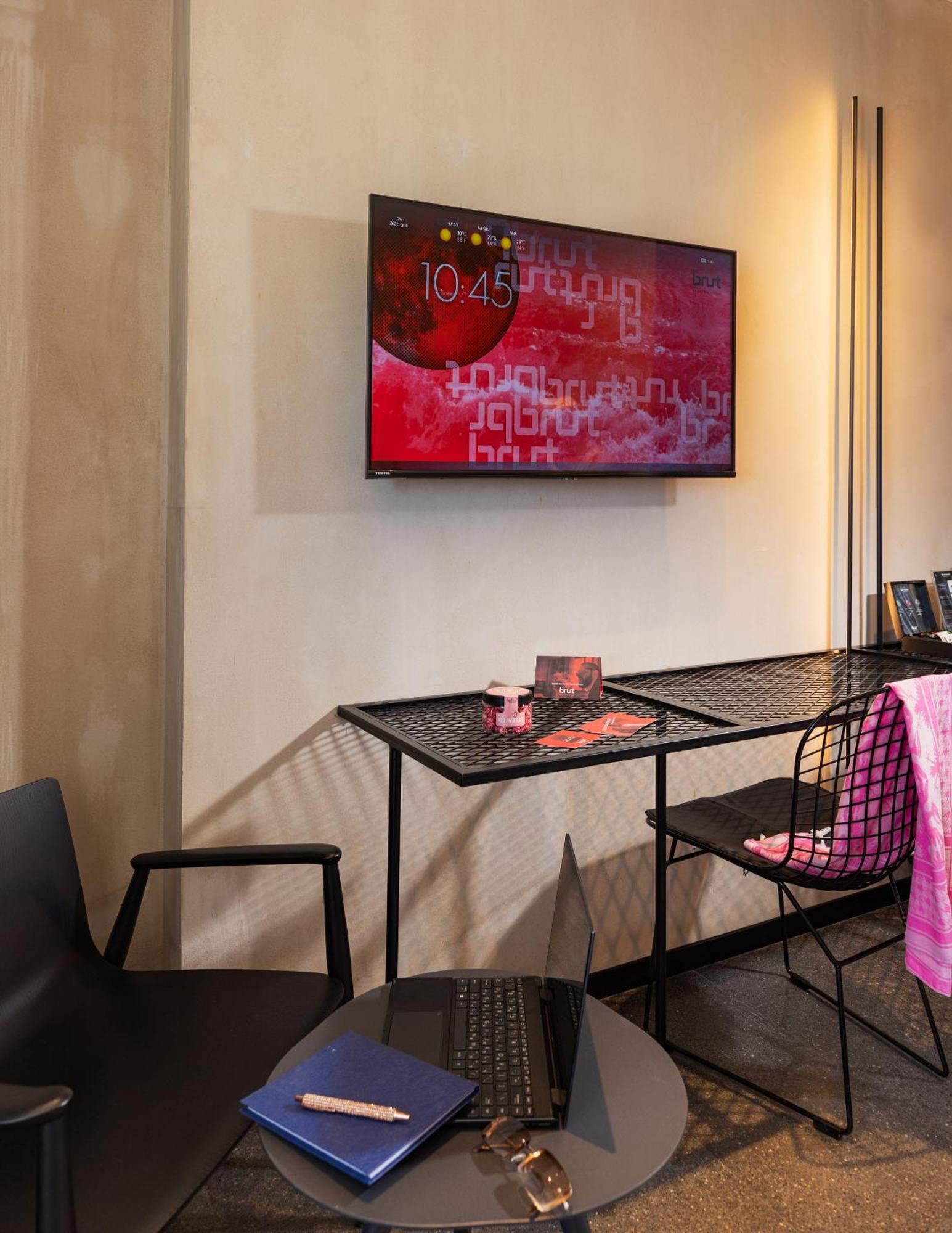 Brown Brut Seafront Hotel, A Member Of Brown Hotels Tel Aviv Exterior foto